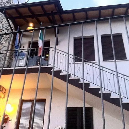 Guest House Villa De Ros-2